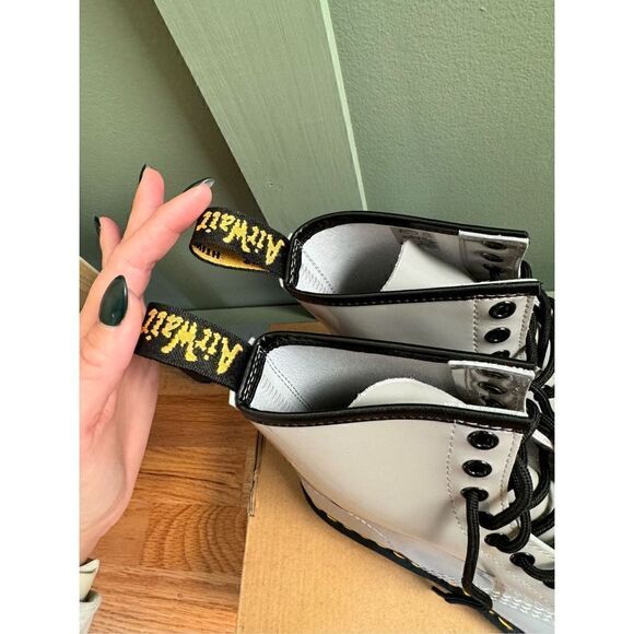 Doc Martens 1460 Zinc Grey Gray Slate Patent Lamper Women’s Boots, Size 7, NIB N - Picture 9 of 14